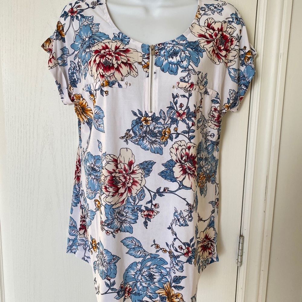 Lily Morgan floral short sleeve blouse zip up